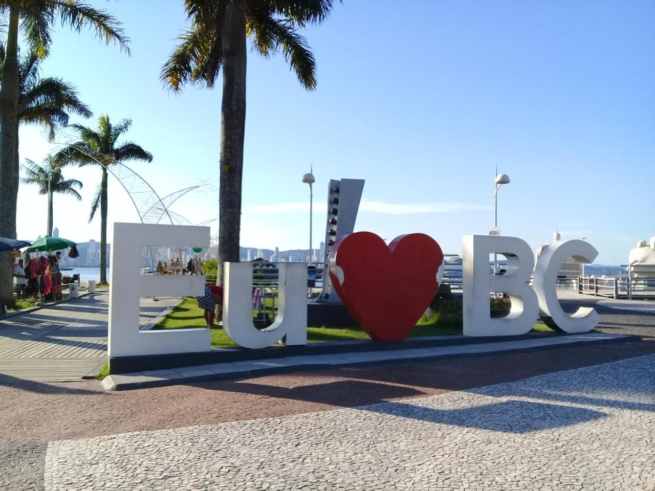 Edficio Carima 3 Dormitorios Apartamento Balneario Camboriu